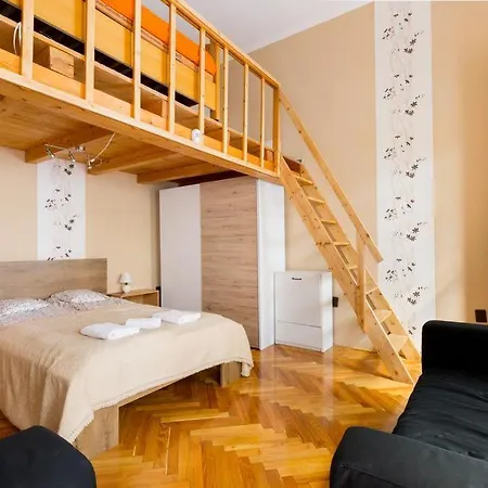 Szentkiralyi 5 - Double Basic In The Center - Self-check-in * Budapest